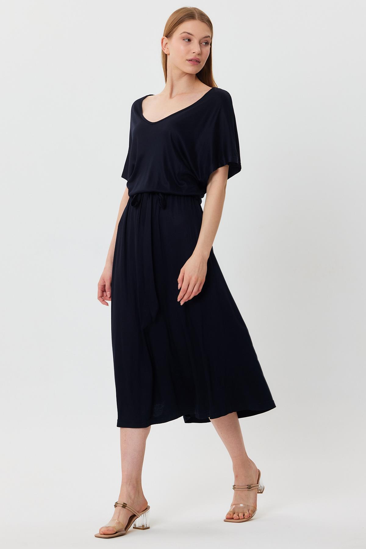 KUŞAKLI V YAKA ELBİSE