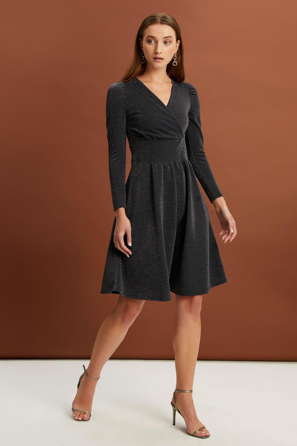 PARILTILI KRUVAZE YAKA ELBİSE