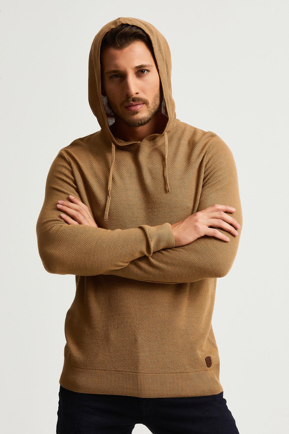 KAPÜŞONLU İNCE KAZAK