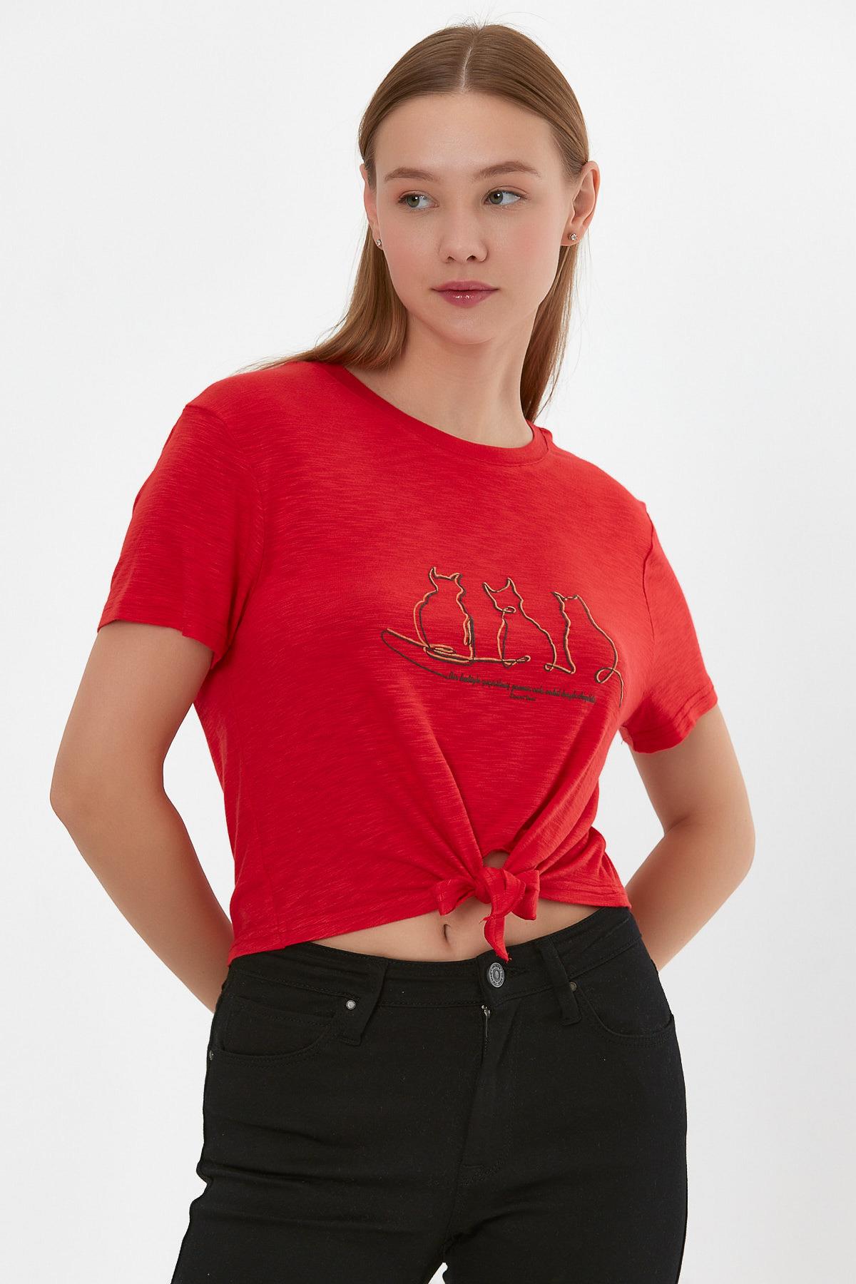 BASKILI BAĞCIKLI T-SHİRT