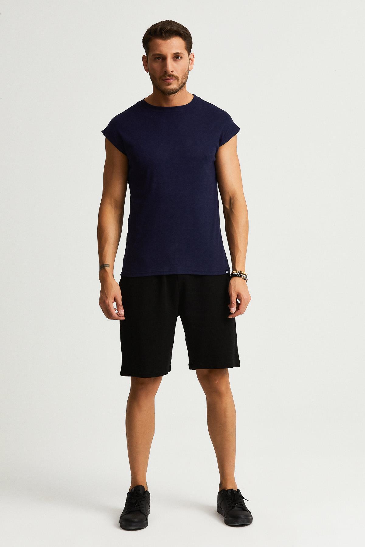 PAMUKLU KOLSUZ T-SHİRT