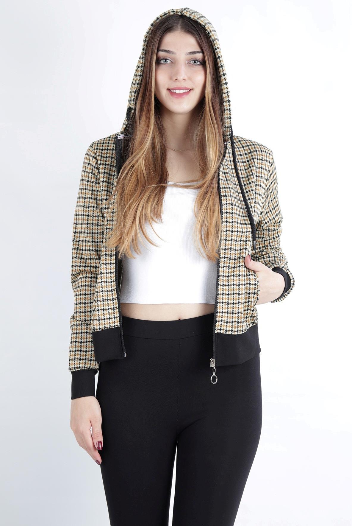 KAPŞONLU CEPLI JAKARLI CROP HIRKA, EKRU