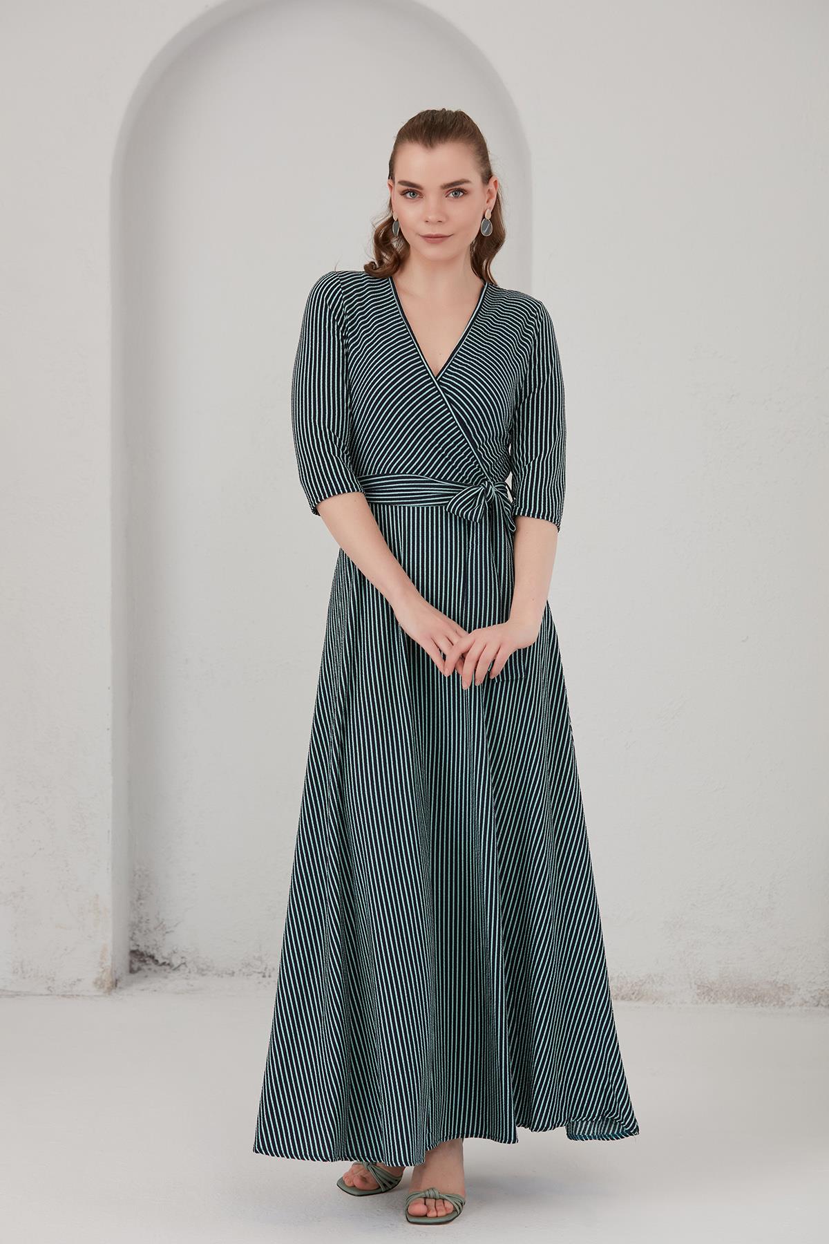 KRUVAZE YAKA ELBİSE